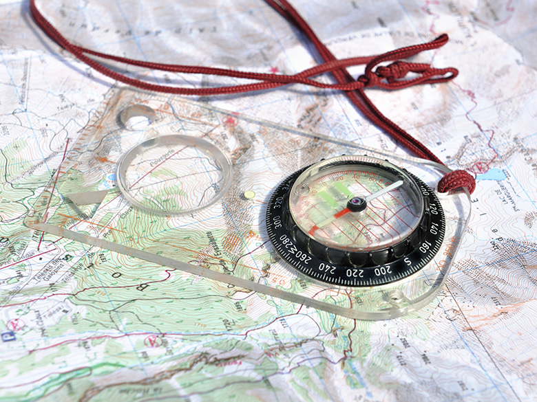 Kompass auf einer Karte